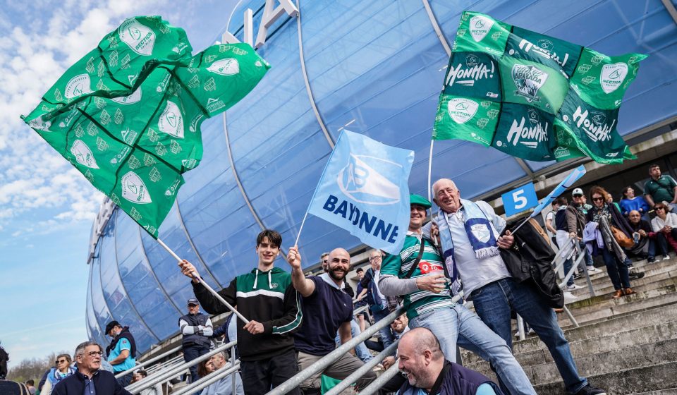 Fans of Section Paloise and fans of Aviron Bayonnais before the Top 14 match between Bayonne and Pau at Estadio Anoeta on March 25, 2023 in San Sebastian, Spain. (Photo by Pierre Costabadie/Icon Sport)