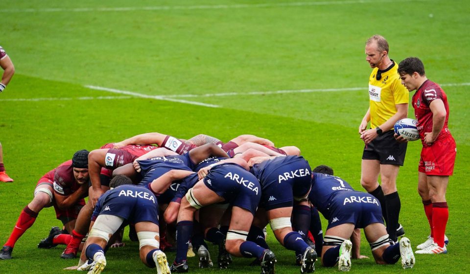 The referee Wayne BARNES and Antoine DUPONT of Stade Toulousain during the European Rugby Champions Cup, Knockout Stage match between Toulouse and Bordeaux on May 1, 2021 in Toulouse, France. (Photo by Pierre Costabadie/Icon Sport) - Antoine DUPONT - Wayne BARNES - Stade Ernest-Wallon - Toulouse (France)