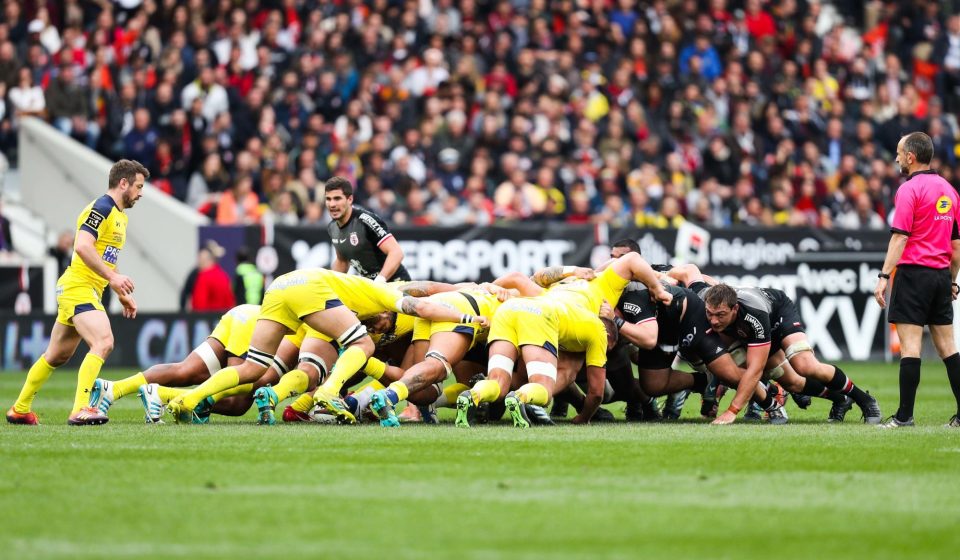 Players during a scrum during the Top 14 match between Toulouse and Clermont Ferrand at Stade Ernest Wallon on April 14, 2019 in Toulouse, France. (Photo by Manuel Blondeau/Icon Sport)