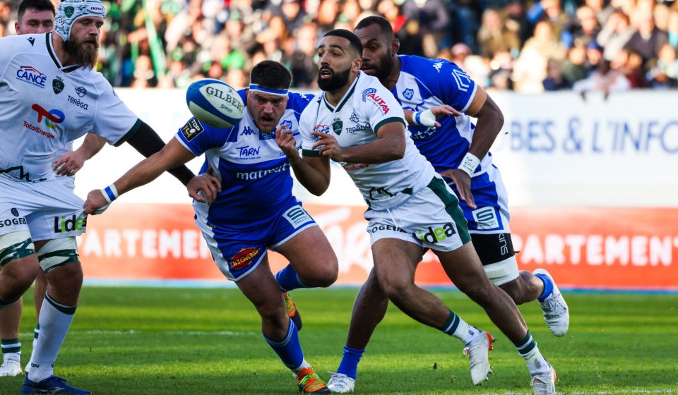 Zack Henry of Pau during the Top 14 match between Castres and Pau at Stade Pierre Fabre on December 4, 2022 in Castres, France. (Photo by Laurent Frezouls/Icon Sport)