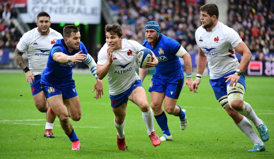 Antoine DUPONT of France makes a break during the Six Nations match between France and Italy on February 9, 2020 in Paris, France. (Photo by Dave Winter/Icon Sport) - Antoine DUPONT - Stade de France - Paris (France)