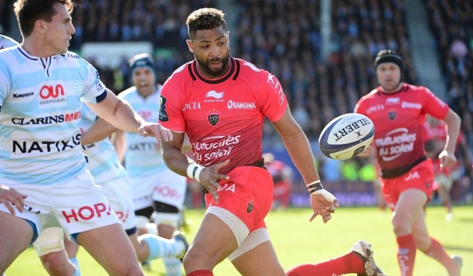 Delon Armitage of Toulon  offloads during the European Rugby Champions Cup Quarter Final between Racing 92 v RC Toulon at Stade Yves Du Manoir on April 10, 2016 in Paris, France. (Photo by Dave Winter/Icon Sport)