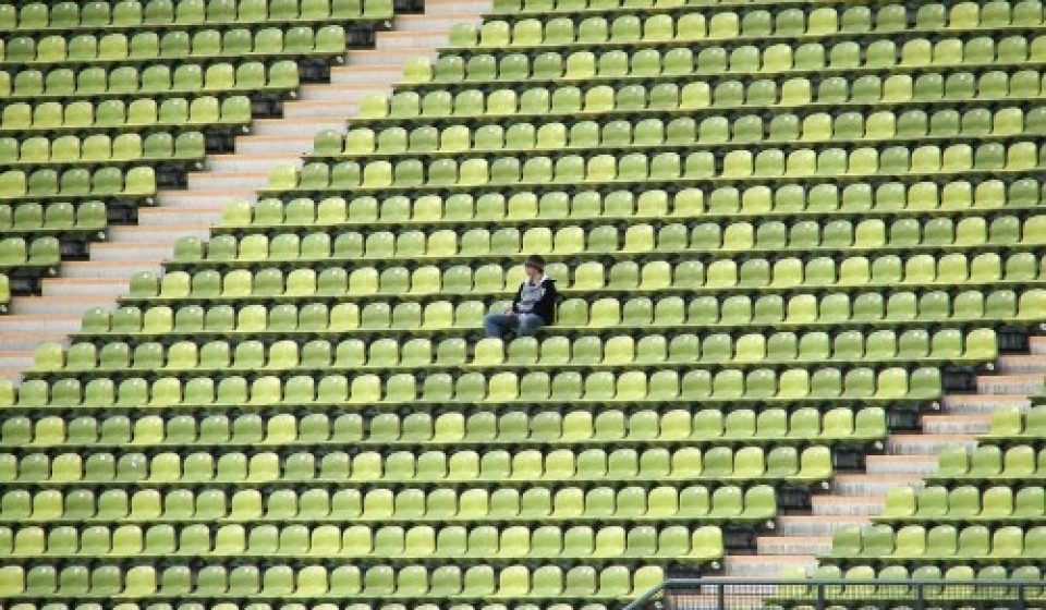 Stade supporter seul